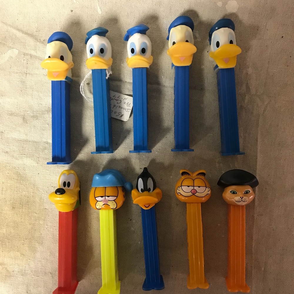 PEZ dispenser collectibles (10pcs)